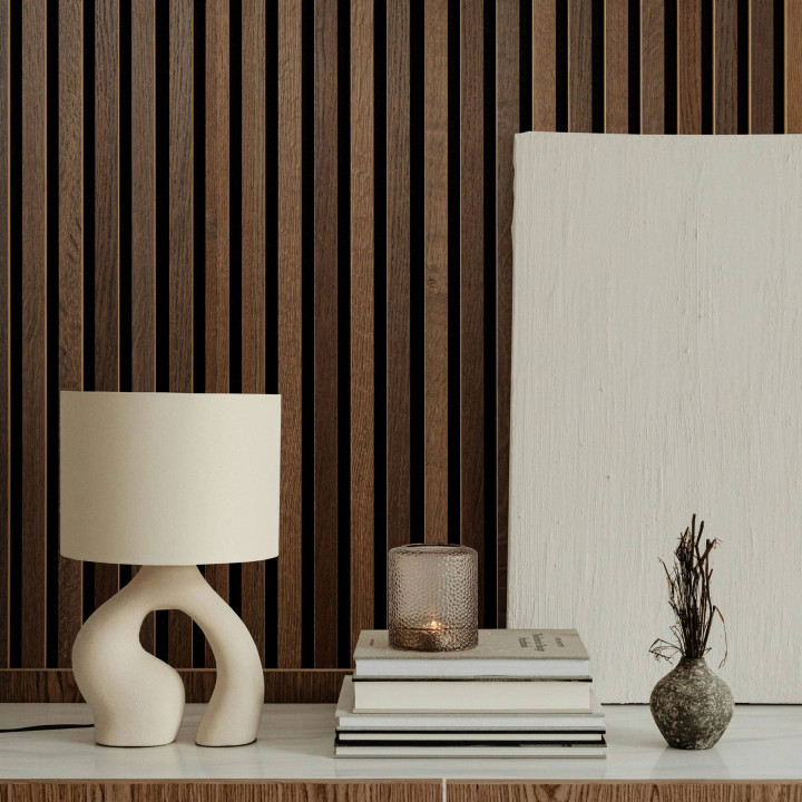 Mur tasseau bois - panneau lamelles chêne foncé 250 x 30 cm | DECOON